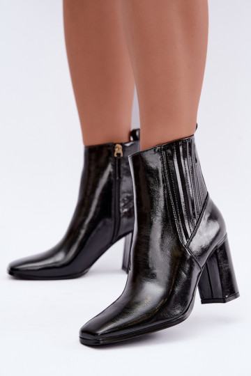 Botins pretos com efeito verniz Kallista