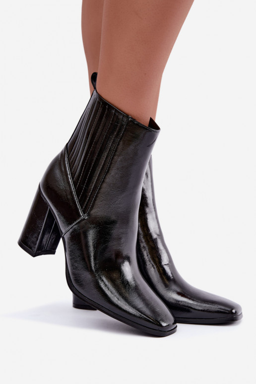 Botins pretos com efeito verniz Kallista