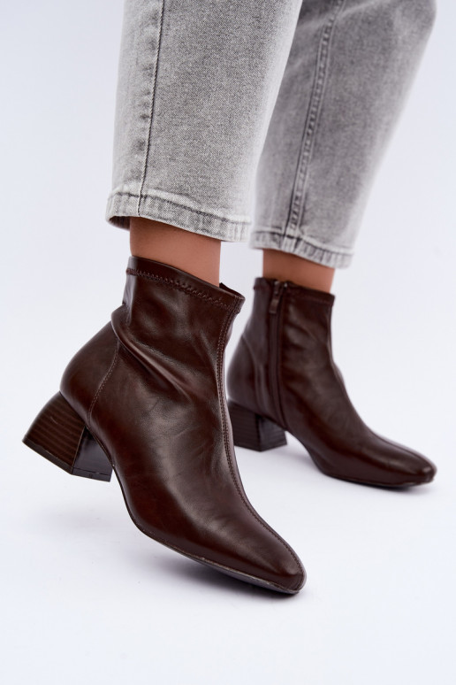 Estelle botins de couro sintético na cor chocolate
