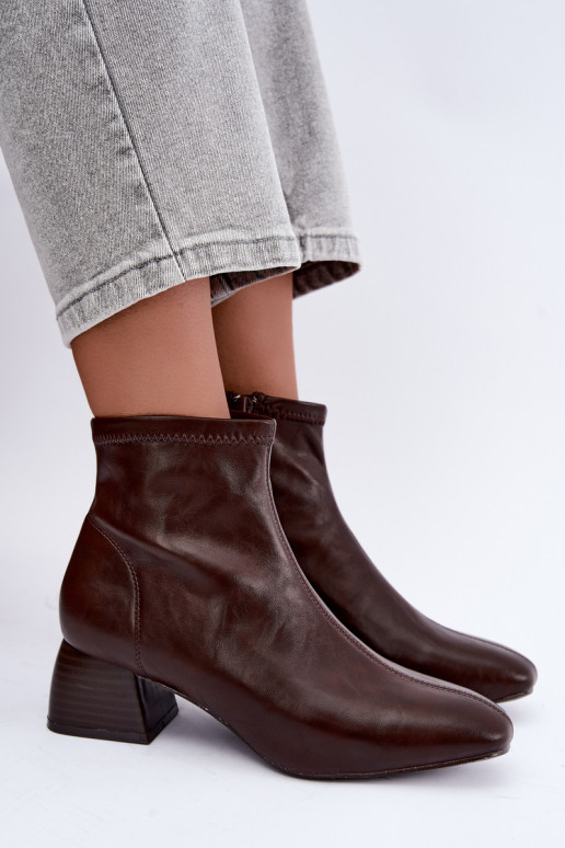 Estelle botins de couro sintético na cor chocolate