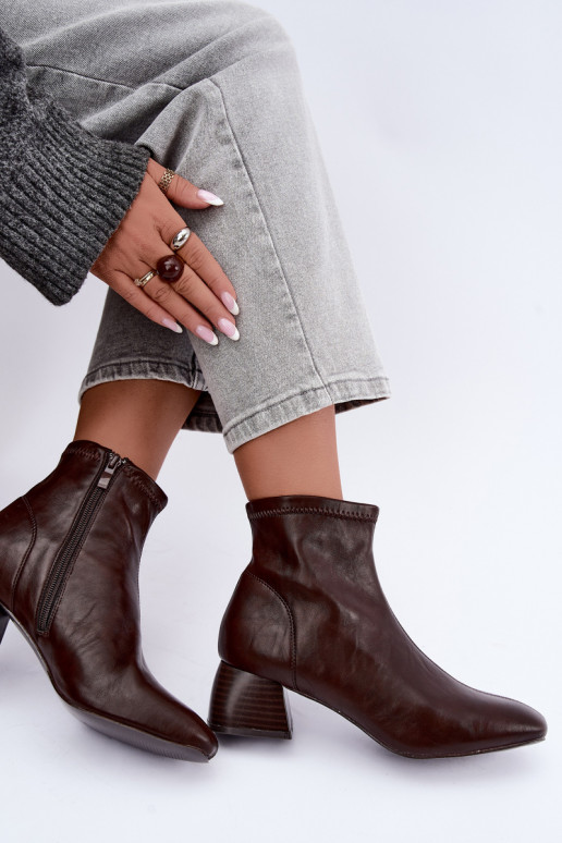 Estelle botins de couro sintético na cor chocolate