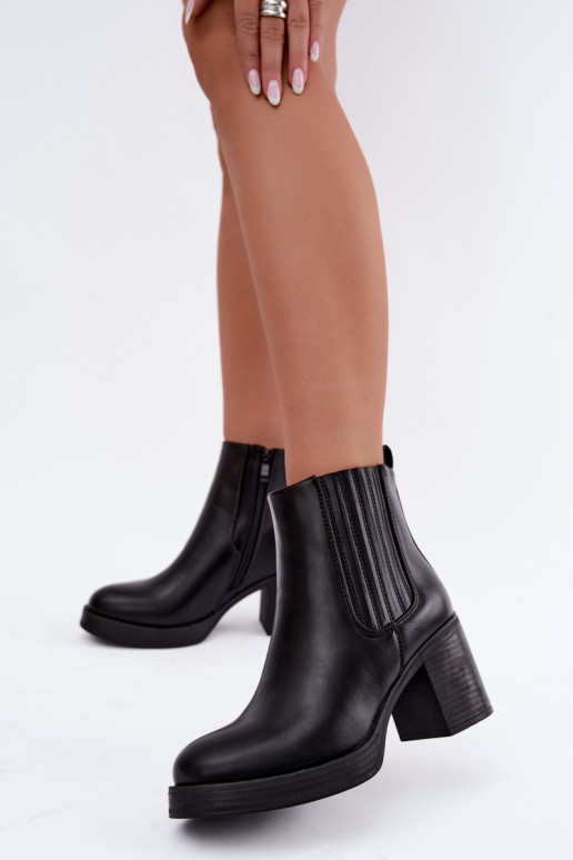 Gisandra botins quentes na cor preta