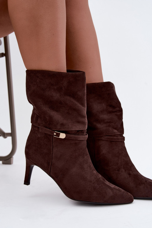 Eponine botins quentes slip-on com saltos finos na cor chocolate