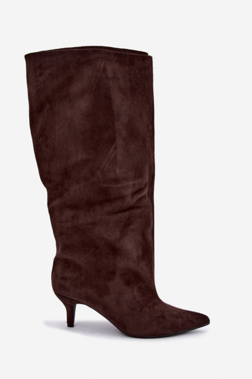 Botas altas quentes com babados e salto na cor chocolate Oriellea