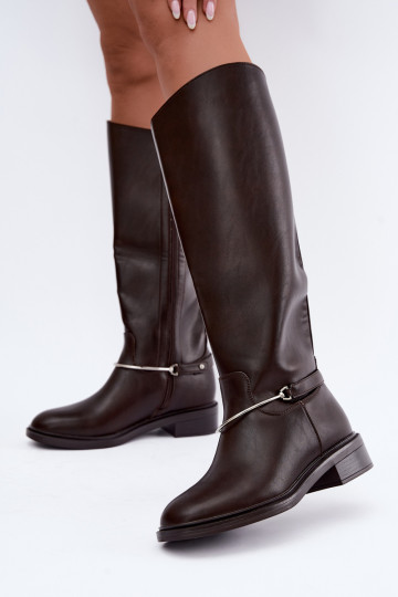 Botas altas com saltos largos e fitas decorativas na cor chocolate INillene 2