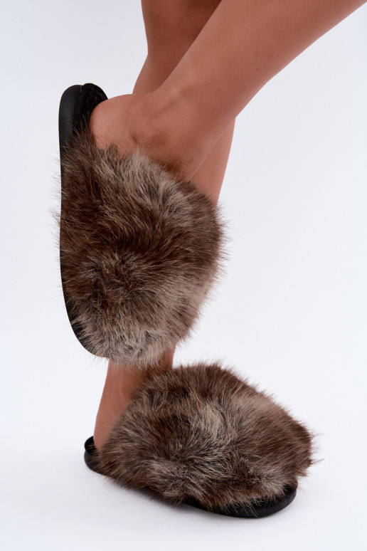Chinelos femininos Bellisane com pelo castanho