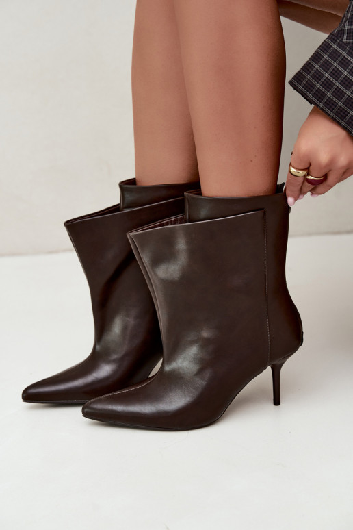 Botins isolados Damarielle com saltos finos em castanho
