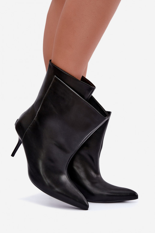 Botins isolados Damarielle com saltos finos em preto