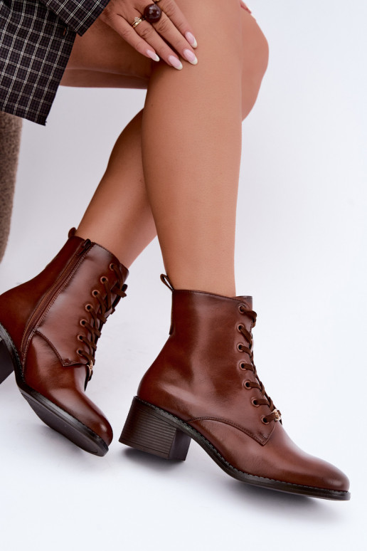 Botins isolados com atacadores Klocke castanhos Florisse