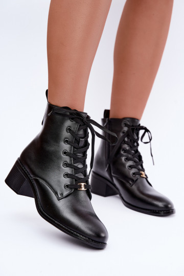 Botins isolados com atacadores Klocke pretos Florisse
