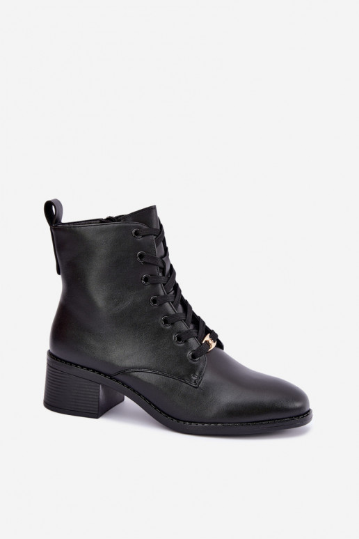 Botins isolados com atacadores Klocke pretos Florisse