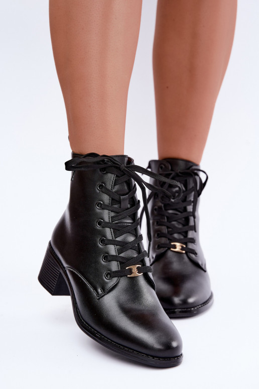 Botins isolados com atacadores Klocke pretos Florisse