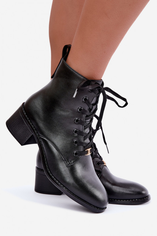 Botins isolados com atacadores Klocke pretos Florisse