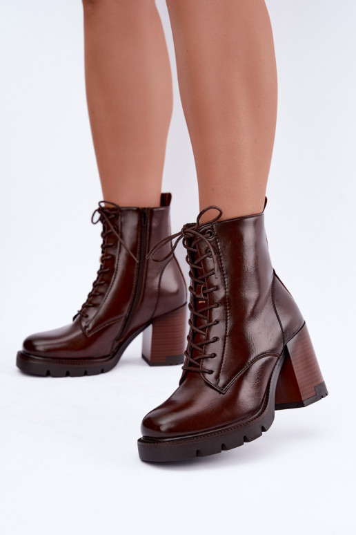 Botins isolados com salto castanho escuro Isalys