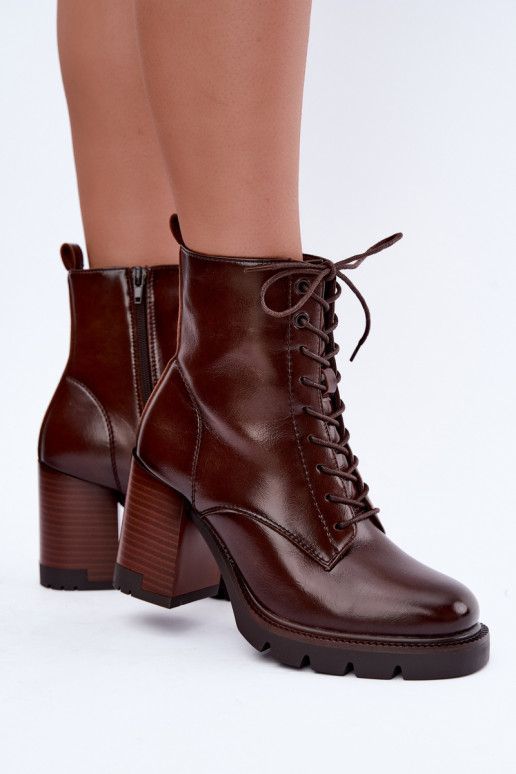 Botins isolados com salto castanho escuro Isalys