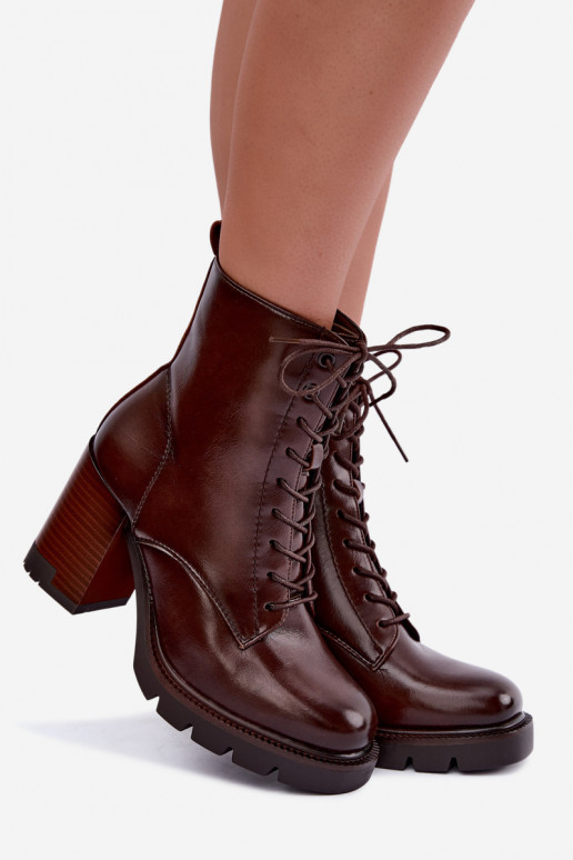 Botins isolados com salto castanho escuro Isalys