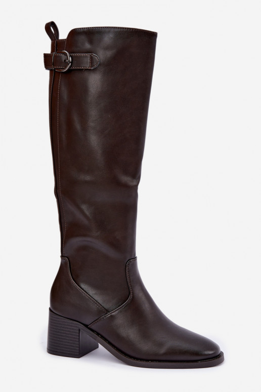 botas longas forradas com salto e fivelas na cor chocolate Lestine