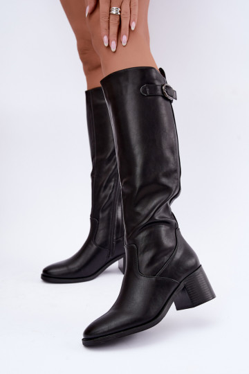 botas longas forradas com salto e fivelas na cor preta Lestine 2