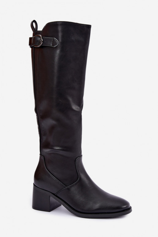 botas longas forradas com salto e fivelas na cor preta Lestine