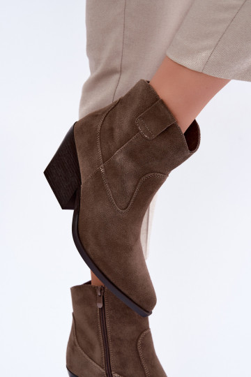 Botas de camurça caqui estilo cowboy com saltos Tirabelle
