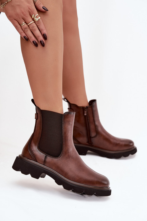 Botins isolados para mulheres na cor marrom Rivelia