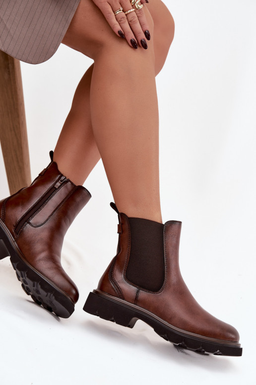 Botins isolados para mulheres na cor marrom Rivelia