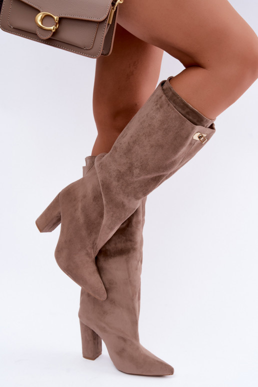 Botas isoladas de camurça sintética de cor areia com cano duplo Luminelle