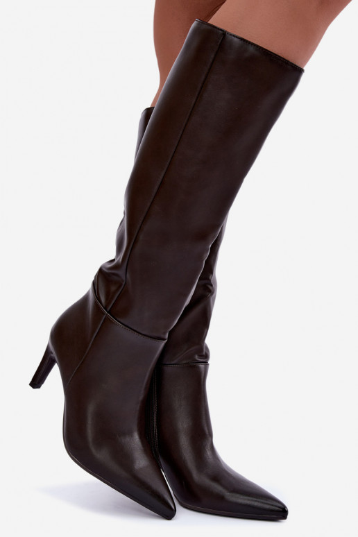 Botas altas aquecidas com babados e saltos na cor chocolate Rodeline
