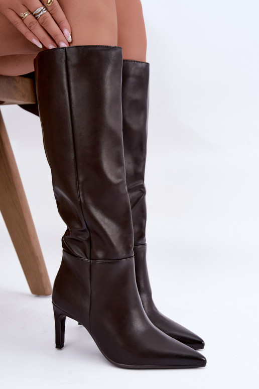 Botas altas aquecidas com babados e saltos na cor chocolate Rodeline