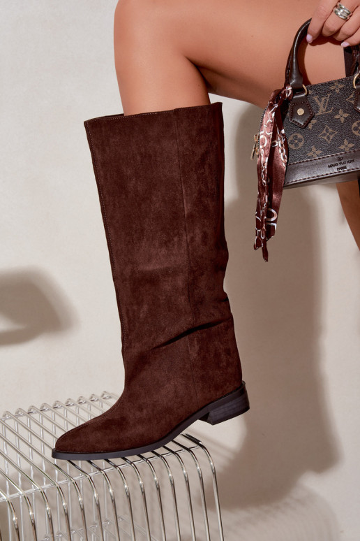 Botas altas slip-on com saltos largos na cor chocolate Cadorine