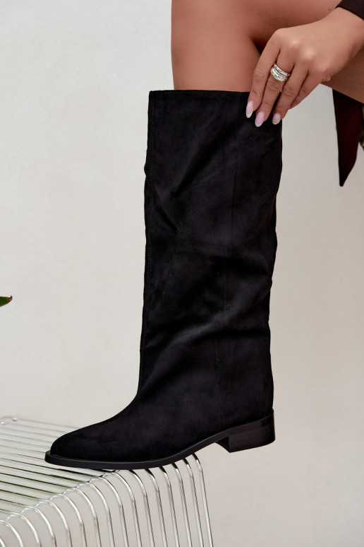 Botas altas slip-on com saltos largos na cor preta Cadorine
