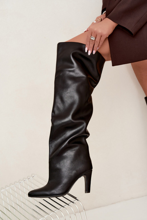 Botas altas slip-on femininas com saltos pontudos acima do joelho na cor preta Emorine
