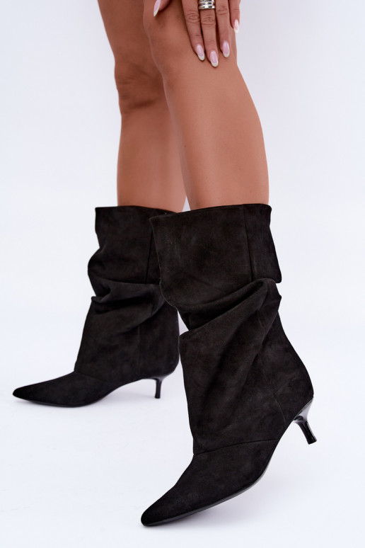 Botins Slouchy slip-on com saltos na cor preta Falisette