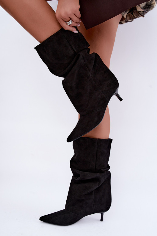 Botins Slouchy slip-on com saltos na cor preta Falisette