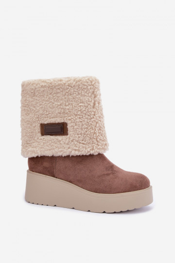 Botas de neve com plataforma e cano costurado na cor areia Osvella