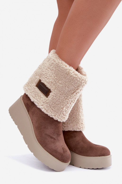 Botas de neve com plataforma e cano costurado na cor areia Osvella