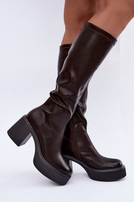 Botas altas femininas com plataforma e saltos em couro sintético cor chocolate Nesalie