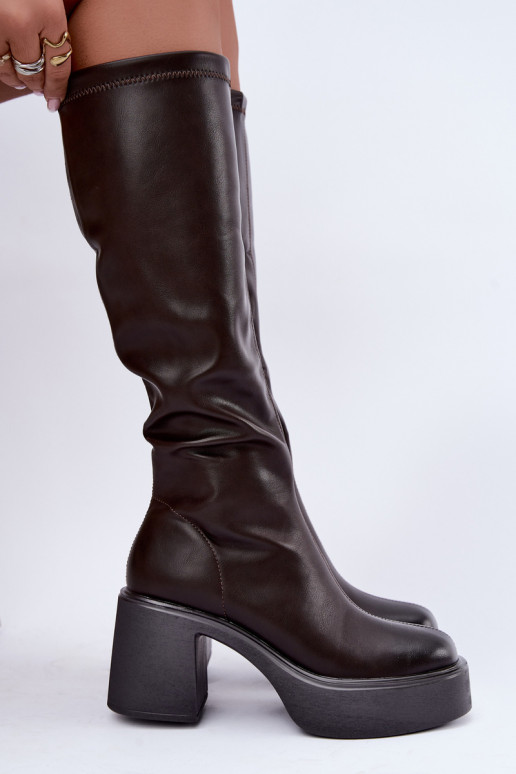 Botas altas femininas com plataforma e saltos em couro sintético cor chocolate Nesalie