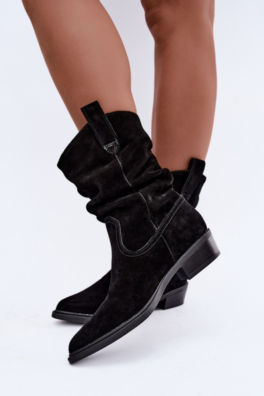 Botins de estilo cowboy pretos em camurça sintética isolados Sergio Leone BT-16