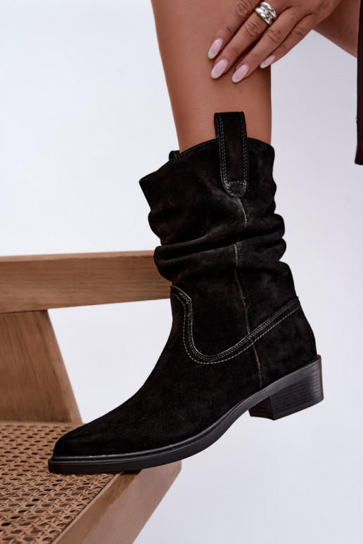 Botins de estilo cowboy pretos em camurça sintética isolados Sergio Leone BT-16