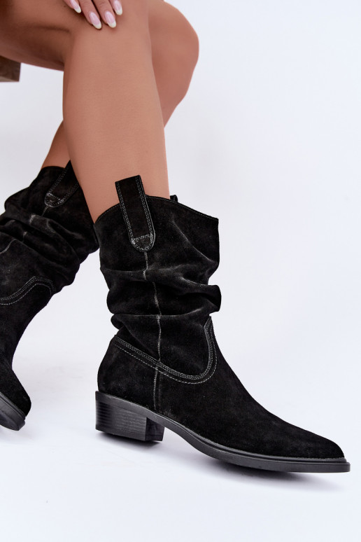 Botins de estilo cowboy pretos em camurça sintética isolados Sergio Leone BT-16