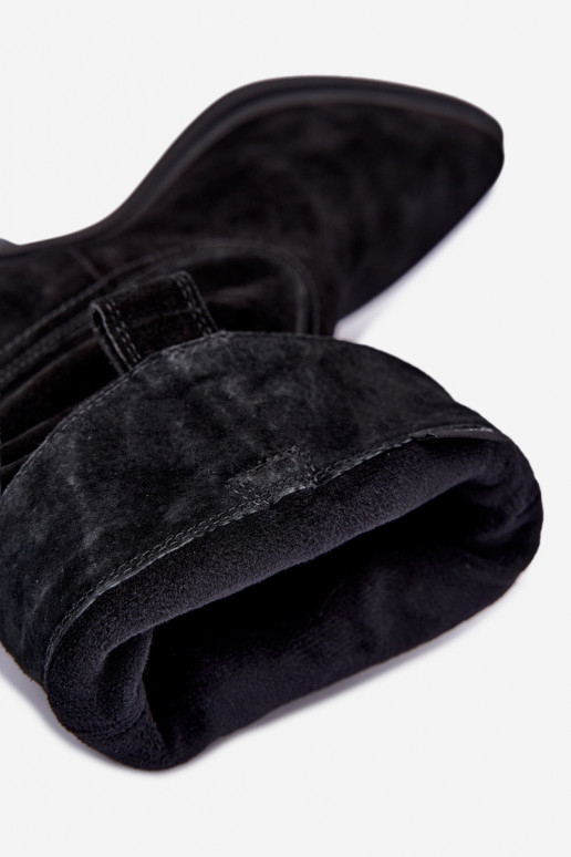 Botins de estilo cowboy pretos em camurça sintética isolados Sergio Leone BT-16