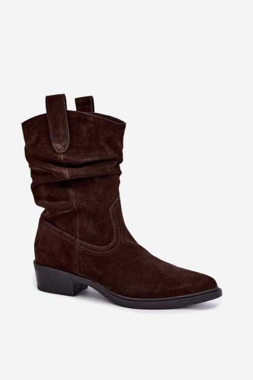 Botins de estilo cowboy marrons em camurça sintética isolados Sergio Leone BT-16