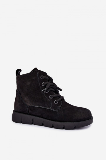 Botins pretos em couro isolados com atacadores Vinceza 67040