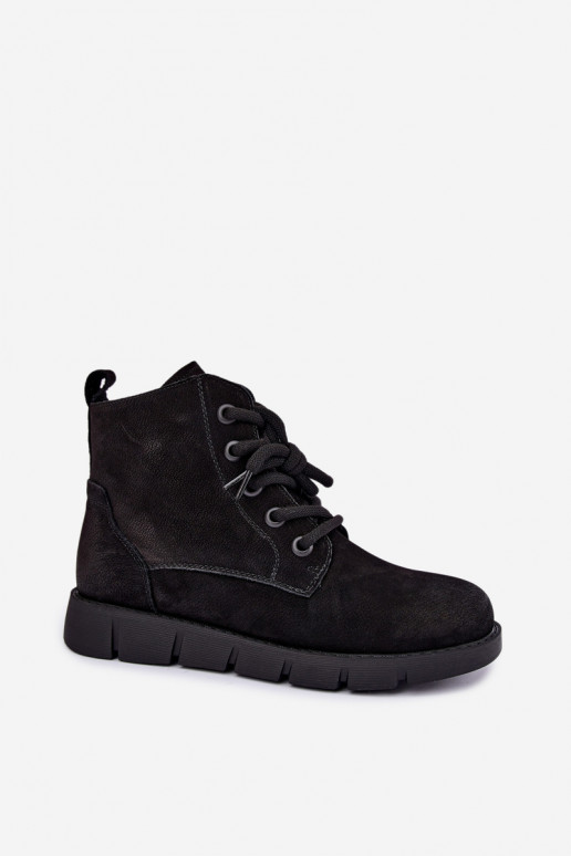 Botins pretos em couro isolados com atacadores Vinceza 67040