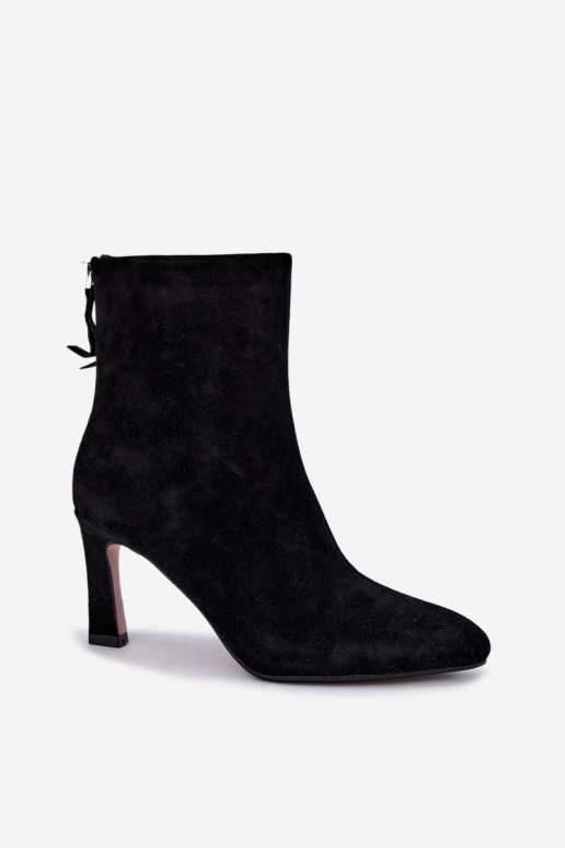 Botas de camurça pretas isoladas com saltos Vinceza 67024