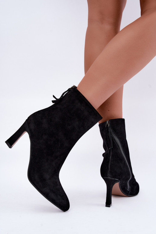Botas de camurça pretas isoladas com saltos Vinceza 67024