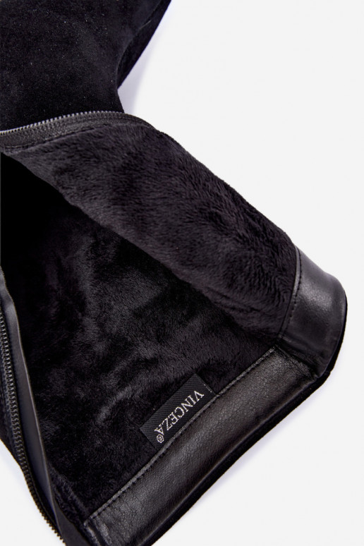 Botas de camurça pretas isoladas com saltos Vinceza 67024