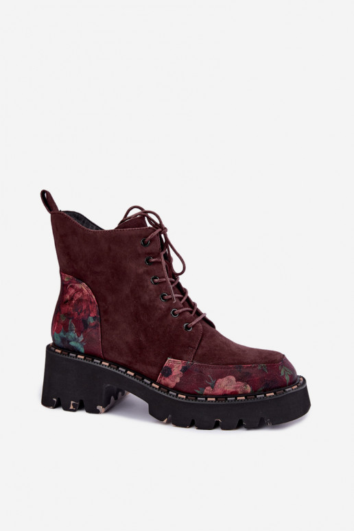 Botas de camurça bordeaux isoladas com atacadores e motivos florais Artiker 59C0248