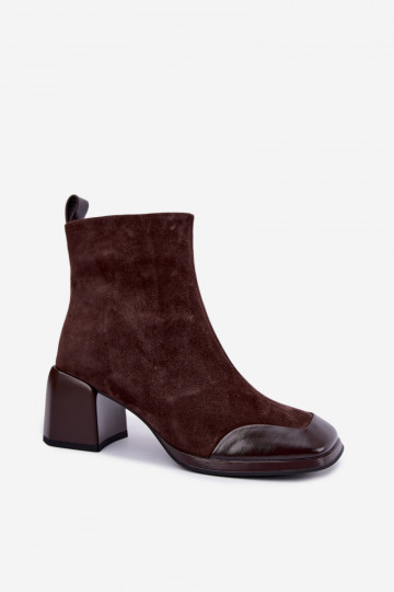 Botas de camurça marrons isoladas com saltos Artiker 59C1296